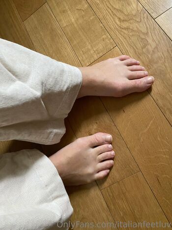 ItalianFeetLu / italianfeetluv / italianfeetlov2 nude photo #8