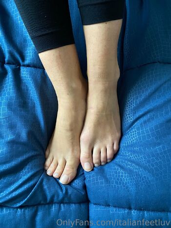 ItalianFeetLu / italianfeetluv / italianfeetlov2 nude photo #18