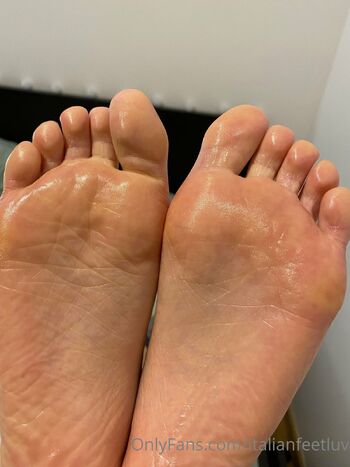 ItalianFeetLu / italianfeetluv / italianfeetlov2 nude photo #20