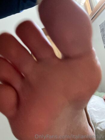 ItalianFeetLu / italianfeetluv / italianfeetlov2 nude photo #25