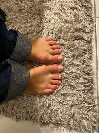 ItalianFeetLu / italianfeetluv / italianfeetlov2 nude photo #39