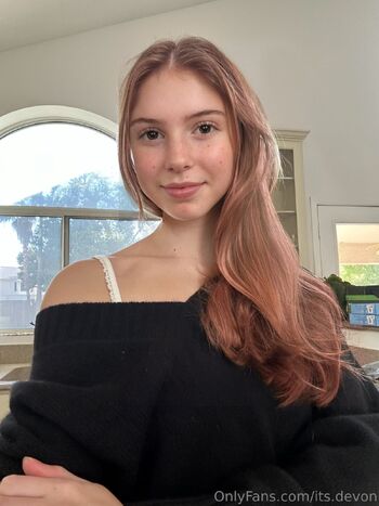 dev / its.devon nude photo #19