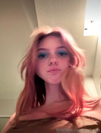 dev / its.devon nude photo #24