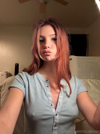 dev / its.devon nude photo #39