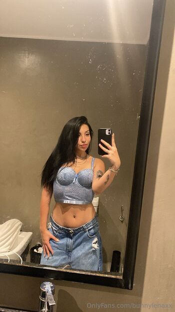 Emily / its.emilyy nude photo #3