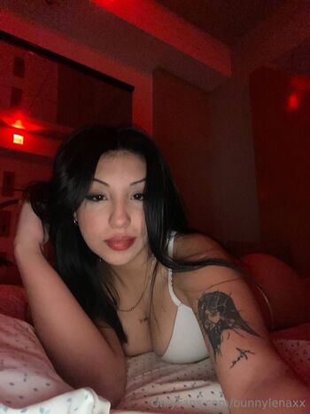 Emily / its.emilyy nude photo #5