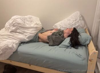 Its.georgi / its.georgiawest1 nude photo #3