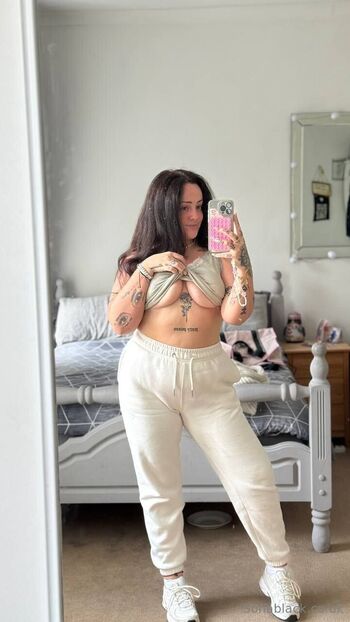 Sofia Black / its.sofiablack nude photo #8