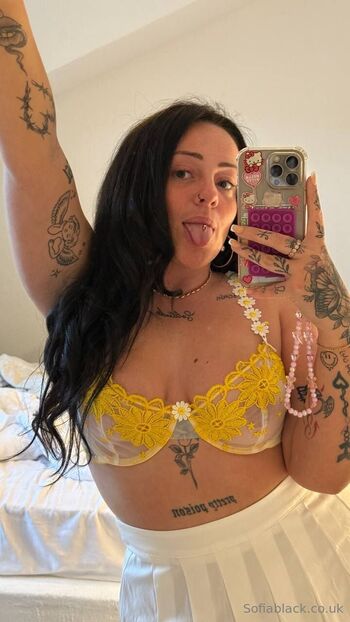 Sofia Black / its.sofiablack nude photo #17