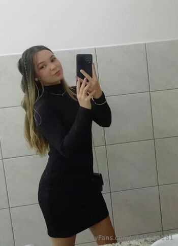 Ana / itsanaxx nude photo #5