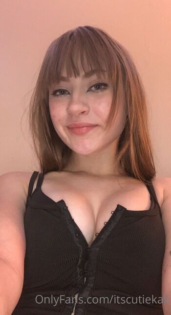 Kali 18yo Petit / itscutiekali nude photo #2