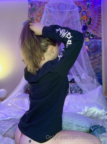 Kali 18yo Petit / itscutiekali nude photo #14