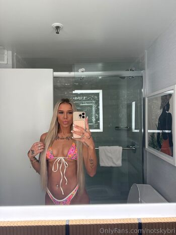 Georganne Elaine / itsgeorgannexo nude photo #32