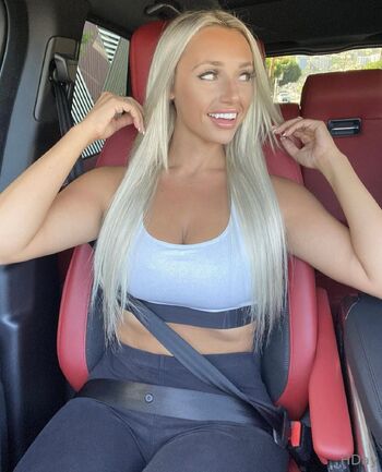 Holly Da / itshollyday nude photo #1