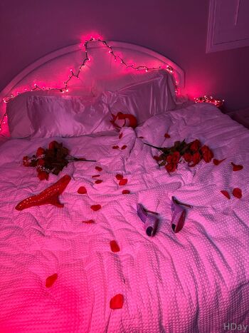 Holly Da / itshollyday nude photo #10