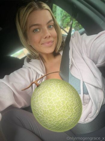 IM IMMY / itsimogengracefree nude photo #13