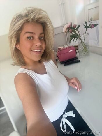 IM IMMY / itsimogengracefree nude photo #15