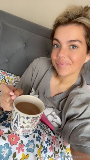 IM IMMY / itsimogengracefree nude photo #16