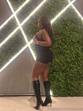 J Duss / itsjdusse nude photo #8