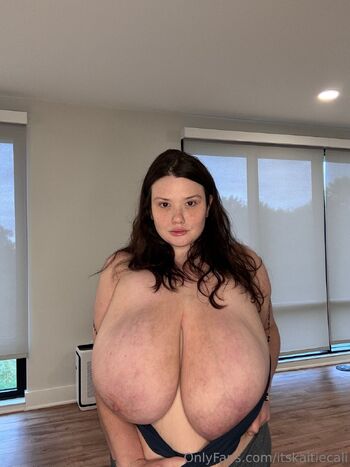 Kaitly / itskaitiecali nude photo #15