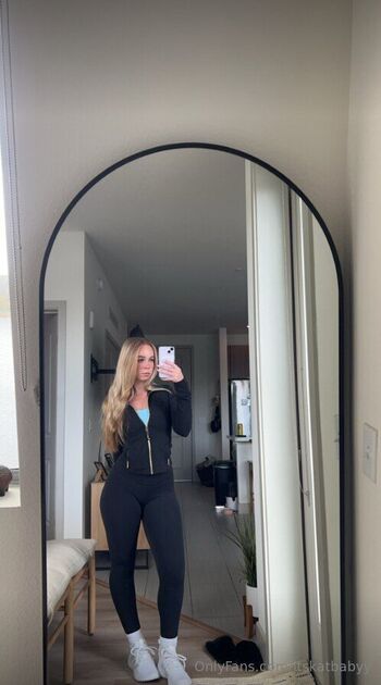 kat / itskatbabyy nude photo #15