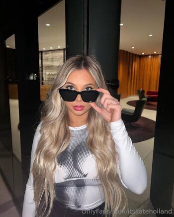 Willow Clar / itskateholland nude photo #1