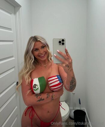 Willow Clar / itskateholland nude photo #5