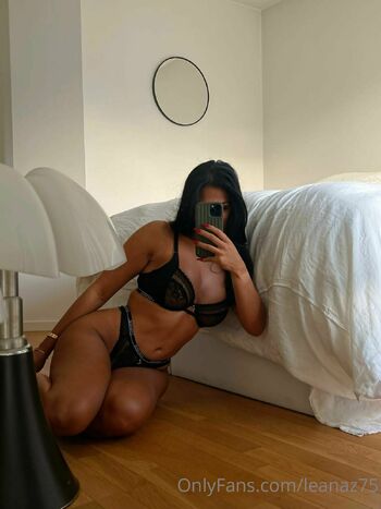 Itsleana FRE / itsleanafree nude photo #27