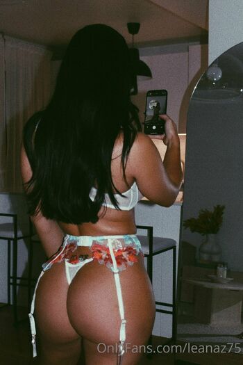 Itsleana FRE / itsleanafree nude photo #33