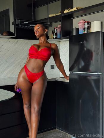 Lexi Lu / itslexiluv / lexiluv_00 nude photo #3