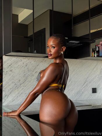 Lexi Lu / itslexiluv / lexiluv_00 nude photo #8