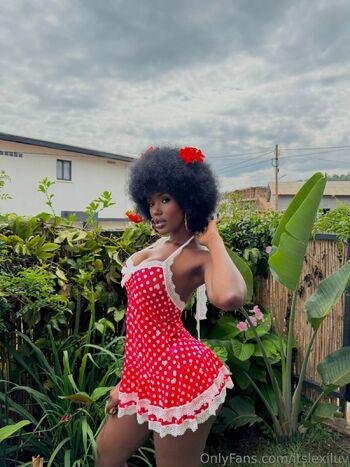 Lexi Lu / itslexiluv / lexiluv_00 nude photo #22