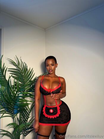 Lexi Lu / itslexiluv / lexiluv_00 nude photo #24