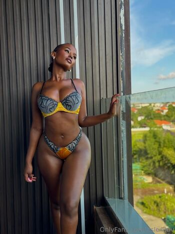 Lexi Lu / itslexiluv / lexiluv_00 nude photo #30