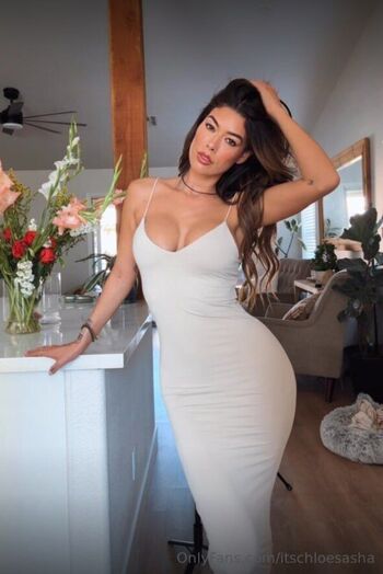 Lia / itsliahh nude photo #2