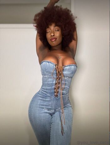 Lia / itsliahh nude photo #13