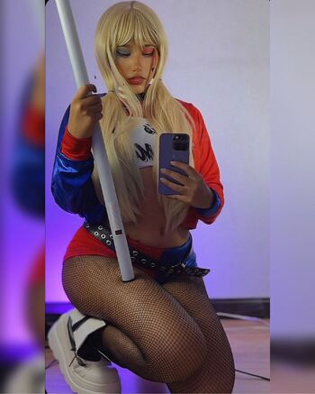 Lia / itsliahh nude photo #15