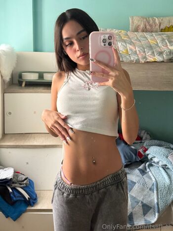 Lilly / itslillyth nude photo #16