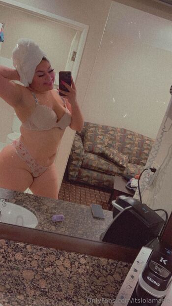 Lol / itslolamarie nude photo #15