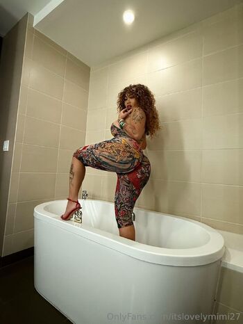 OnlyFans / itslovelymimi27 nude photo #9