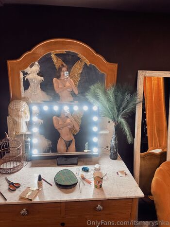 Mariș / itsmaryshka nude photo #12