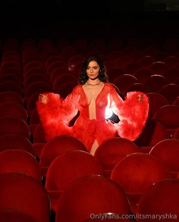 Mariș / itsmaryshka nude photo #14