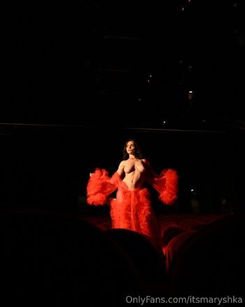 Mariș / itsmaryshka nude photo #15