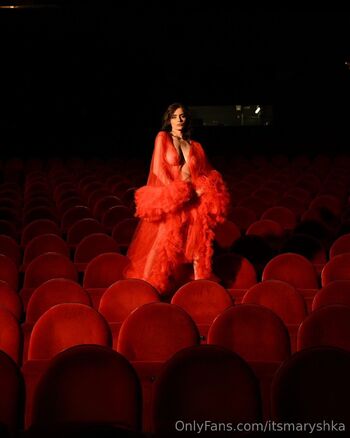 Mariș / itsmaryshka nude photo #17