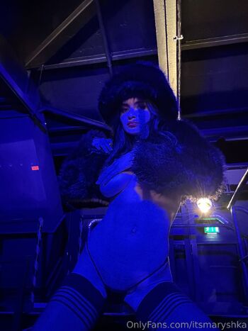 Mariș / itsmaryshka nude photo #18