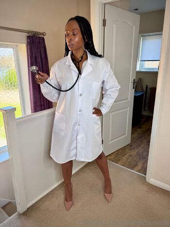 Lola Mari / itsmelolamarie nude photo #22