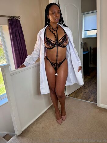 Lola Mari / itsmelolamarie nude photo #23