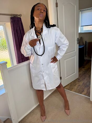 Lola Mari / itsmelolamarie nude photo #24