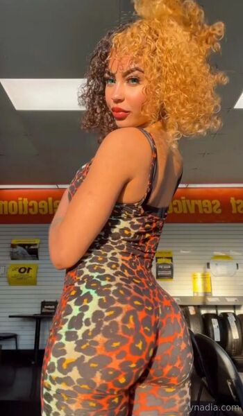 Nadia / itsnadiarae nude photo #3