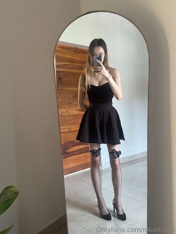 Nika Divine / itsnikadivine nude photo #2